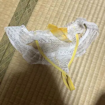 레이스 탈부착 카라 화이트와 옐로우 컬러 리본 포함