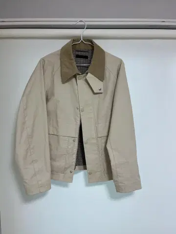 베이지 캐주얼 자켓 체크 안감