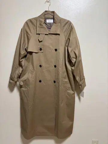 더블 브레스트 트렌치코트