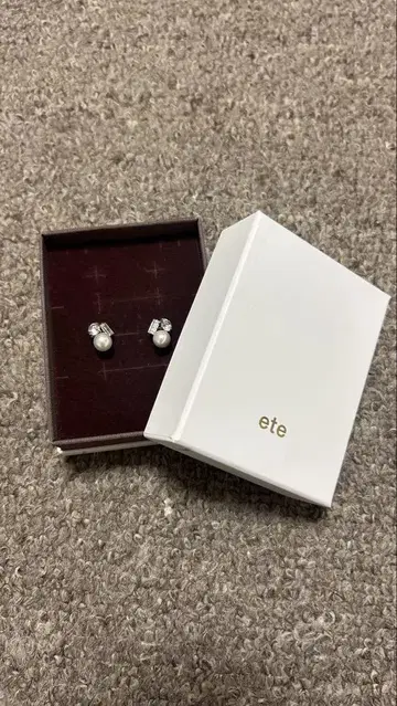 [새상품급] [ete] 귀걸이 양쪽용 비쥬