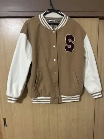 브라운/화이트 바시티 자켓 S 로고