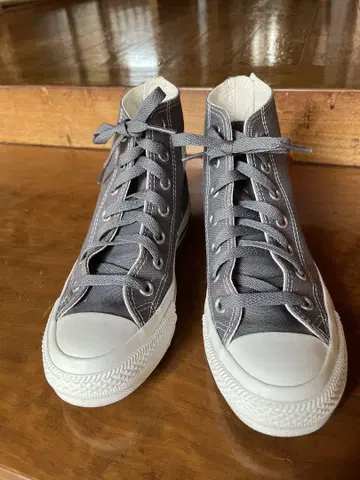Converse 그레이 하이컷 스니커즈