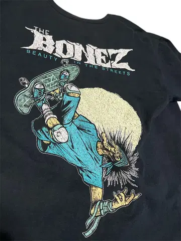THE BONEZ Dameged Skete Tee