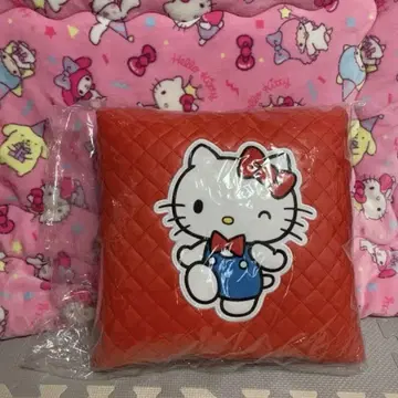 헬로키티 퀼팅 쿠션 약 40cm