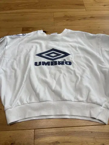UMBRO MOUSSY 화이트 트레이닝복
