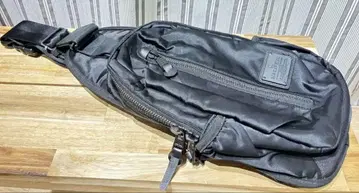 MAKAVELIK 바디백 블랙