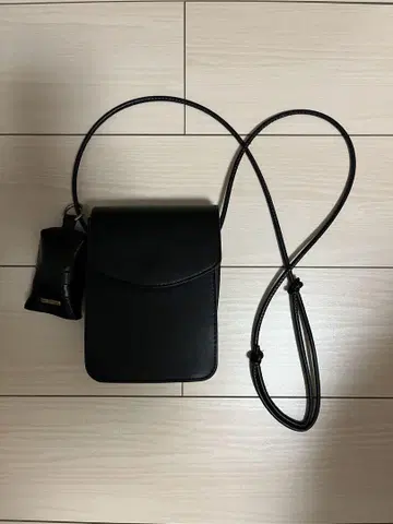 블랙 숄더백 소품함 포함