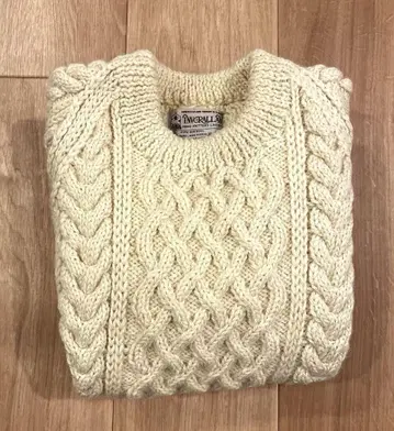 INVERALLAN 케이블 니트 스웨터 아이보리 bshop 브라운 택