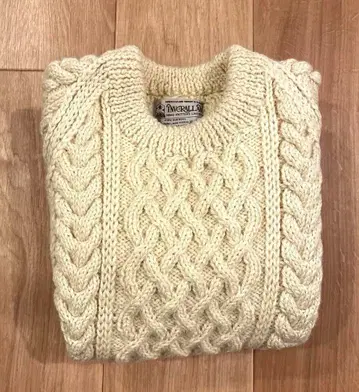 INVERALLAN 케이블 니트 스웨터 아이보리 bshop 브라운 택