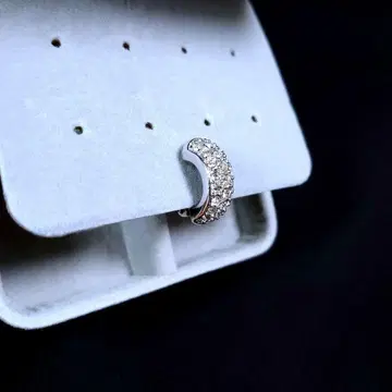 SWAROVSKI 스와로브스키 하프 후프 실버 귀걸이