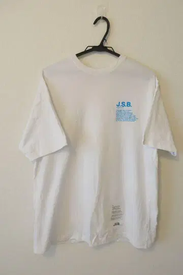 J.S.B. 화이트 T셔츠