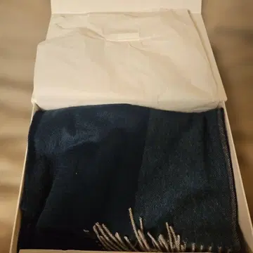TAKEO KIKUCHI 다크 블루 머플러
