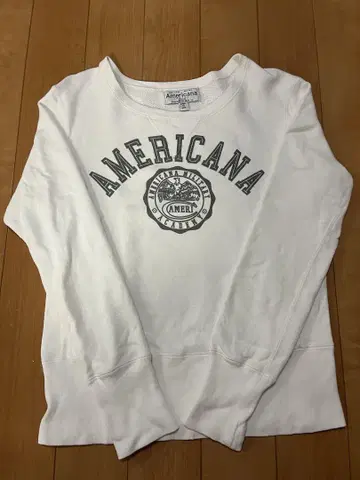 Americana 화이트 맨투맨