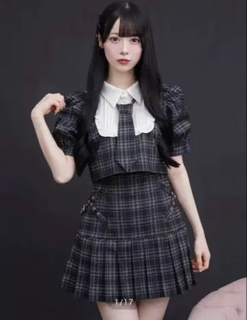 pium 넥타이 달린 스퀘어 프릴 상의 사이드 벨트 플리츠 미니 스커트