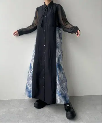 HARE 시어 패턴 절개 원피스 블랙 블루
