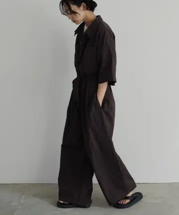 hellam 다크 브라운 반팔 올인원