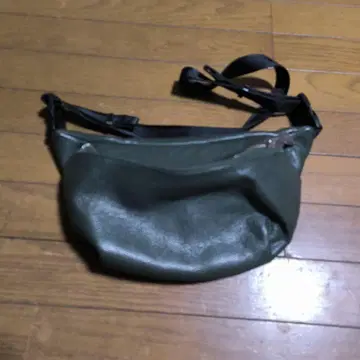 BEAMSDESIGN 다크 그린 가죽 숄더백