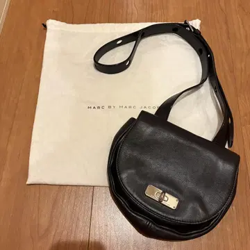 MARC BY MARC JACOBS 블랙 가죽 숄더백