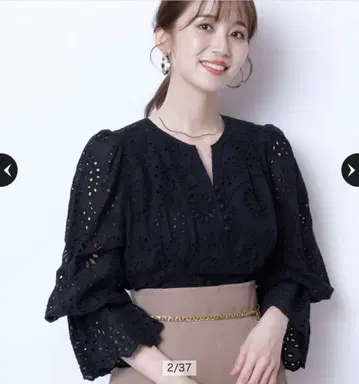 저스길리티 아이렛 블라우스