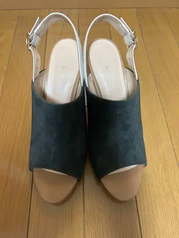 CARINO 오픈토 샌들