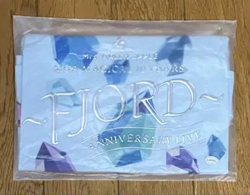 Mrs. GREEN APPLE FJORD 티셔츠 크리스탈/크롭