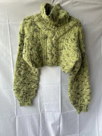 크롭 터틀 니트 옐로우 그린 계열