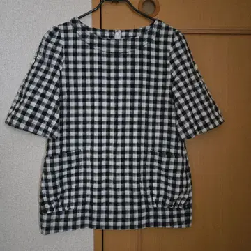 유나이티드 애로우즈 체크 무늬 반팔 상의 포켓 부착