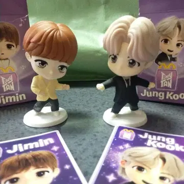 2개 BTS 피규어