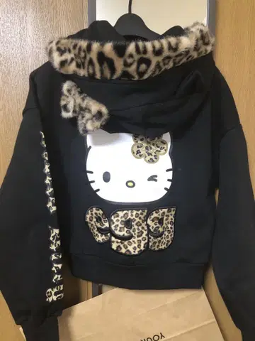 egg 헬로키티 레오파드 무늬 후드티 M