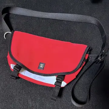 Crumpler 메신저 백 바디백