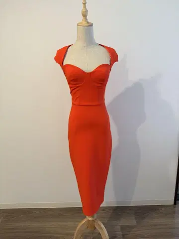 ELISABETTA FRANCH 무릎 기장 타이트 원피스