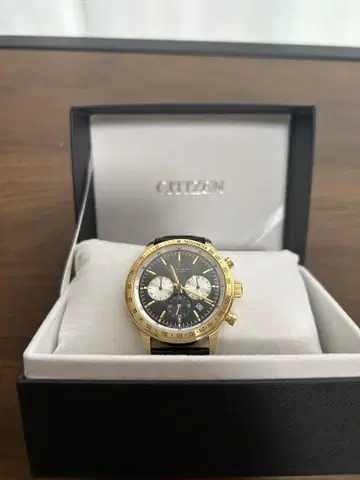 [배송비 포함] CITIZEN 골드 블랙 크로노그래프 손목시계
