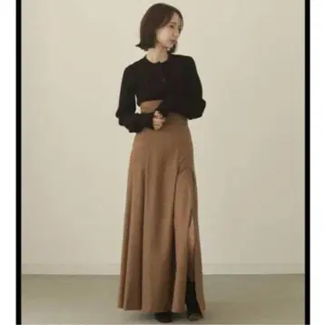 louren 플리츠 플레어 롱 스커트 베이지