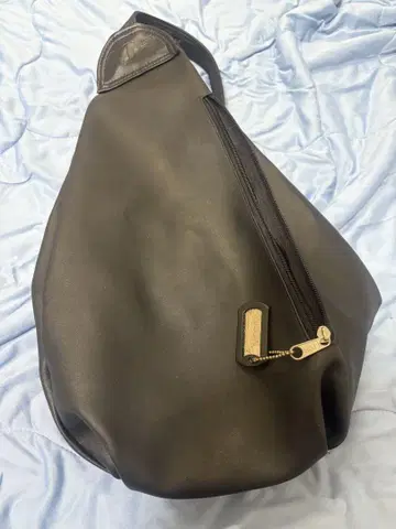 블랙 가죽 핸드백
