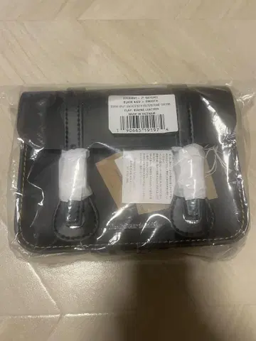 Dr.Martens(닥터마틴) 사첼백 블랙