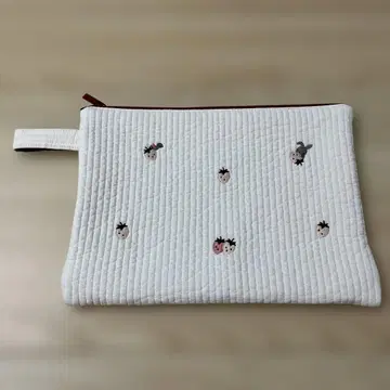 familiar poununnal 파우치