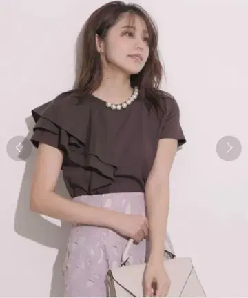 JUSGLITTY 비대칭 프릴 티셔츠