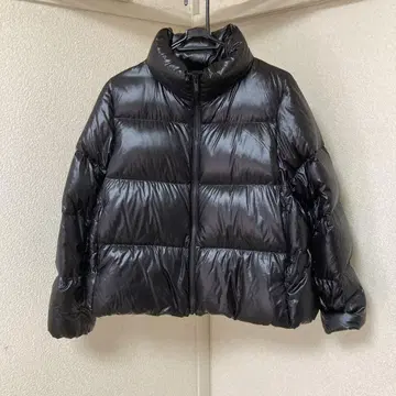 UNIQLO 울트라 라이트 다운 샤이니 볼륨 자켓 블랙