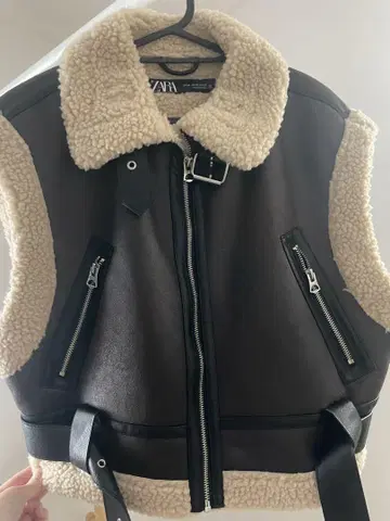 ZARA 합성 피혁 무스탕 베스트 XS