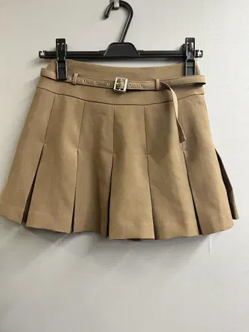 새상품 Darich 다리치 세미 와이드 플리츠 테일러드 미니 스커트