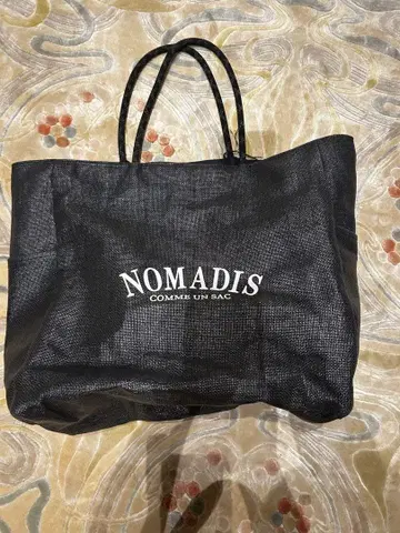 NOMADIS 블랙 토트백