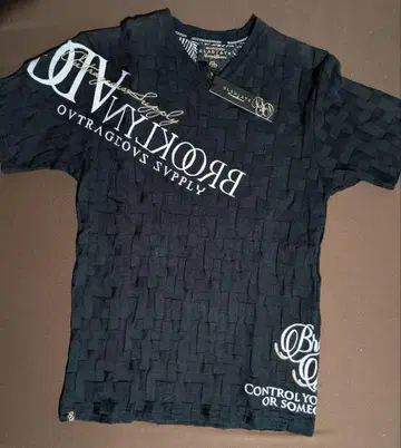 GLADIATE 블랙 뜨개질 T셔츠 BROOKLYN