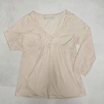 프릴 장식 V넥 칠부 소매 상의 아이보리