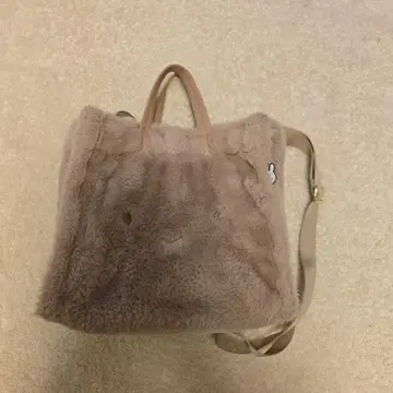미피 퍼 숄더백 베이지