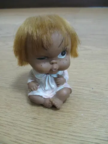 쇼와 앤티크 분노 소프트 비닐 인형 몬나니 인형 구 산리오 아기 화남