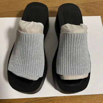 통굽 샌들 로리즈팜
