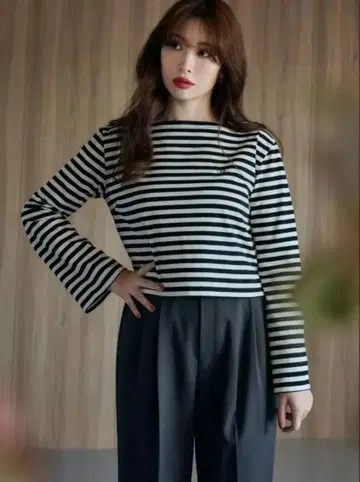 Her lip to french striped top