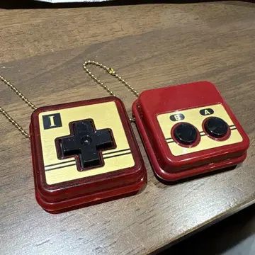 Nintendo 게임 컨트롤러형 키링 2개 세트