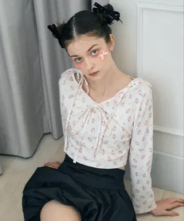lovilyn 꽃무늬 블라우스 화이트