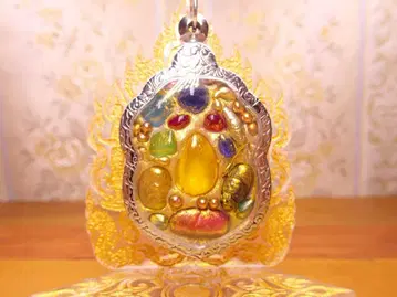 동굴의 보석 목걸이 태국 부적 레클라이 신비의 광석 프라클란